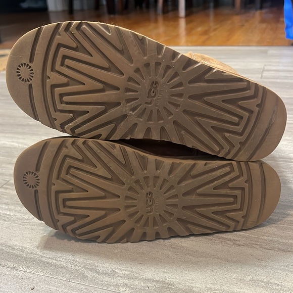 Limited Edition Pink Ribbon Breast Cancer UGG boot Classic Short Chestnut - Picture 8 of 8